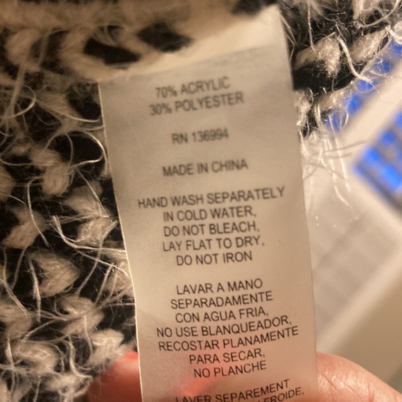 Boutique Sweater Vest Size S/M - Picture 8 of 8